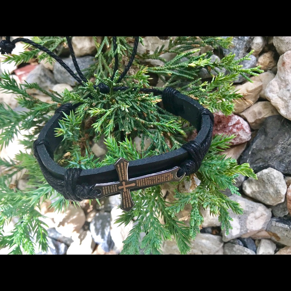 NWT New!!!!  Leather Cross adjustable bracelet - Picture 3 of 6